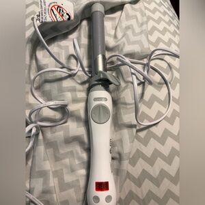 Beachwaver curling iron